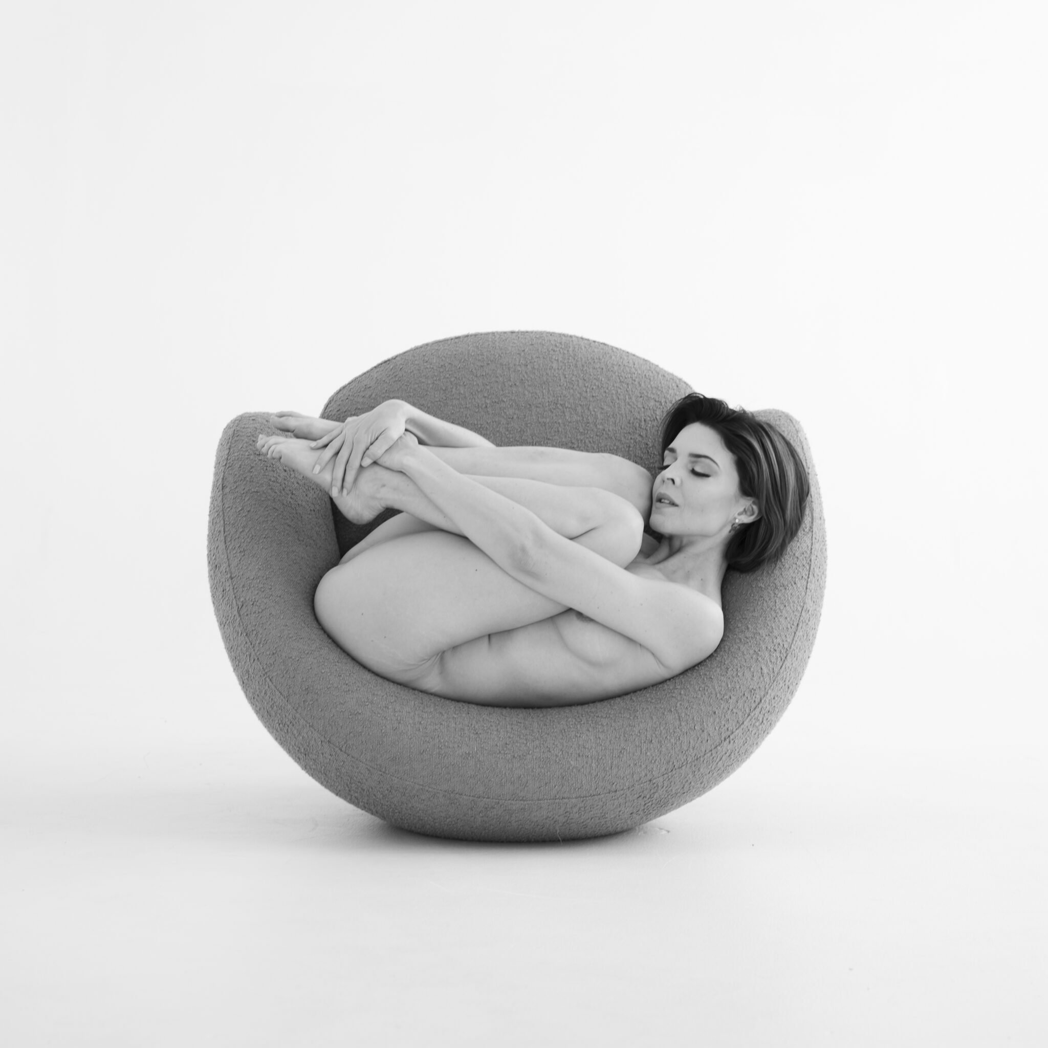 Kristy Jessica art nude model black and white slender fetal pose short hair
